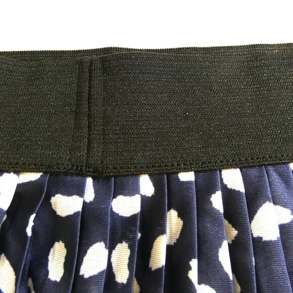 Lipsy London Navy Blue SKIRT Size 4 Midi Pleated Wide Waistband Gorgeous Posh - Picture 10 of 11